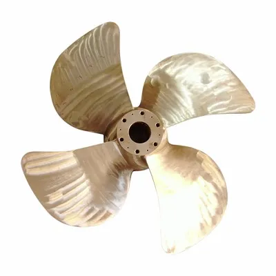 ¿Cómo contribuye la hélice de un granelero al consumo de combustible?